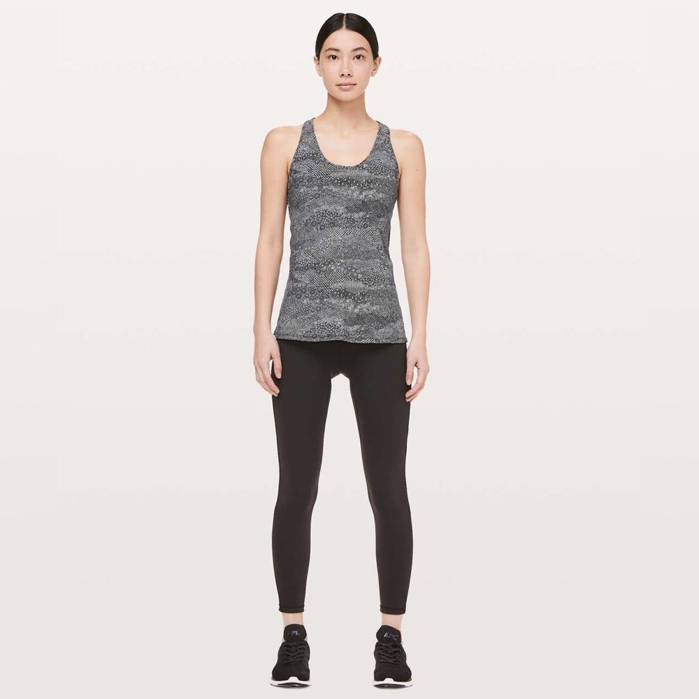 Lululemon Cross Conditioning 2-In-1 Tank in Meisai White Black Size 6.